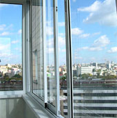 Герметизация алюминиевых окон способствует повышению энергоэффективности здания