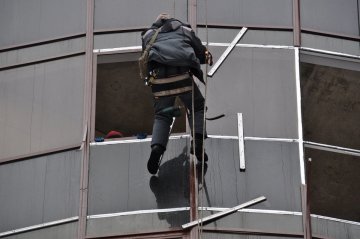 герметизация окон алюминиевых на балконе