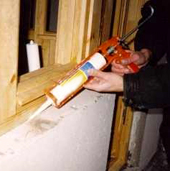 Герметизация деревянных окон повышает энергоэффективность здания