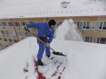сбросить снег с крыши екатеринбург