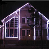 Подсветка здания - светодиодная лента очерчивает контуры фасада