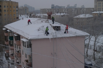 уборка снега с крыши екатеринбург