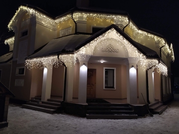 Украшение фасада дома к Новому году