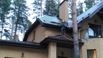 чистка водостоков на крыше